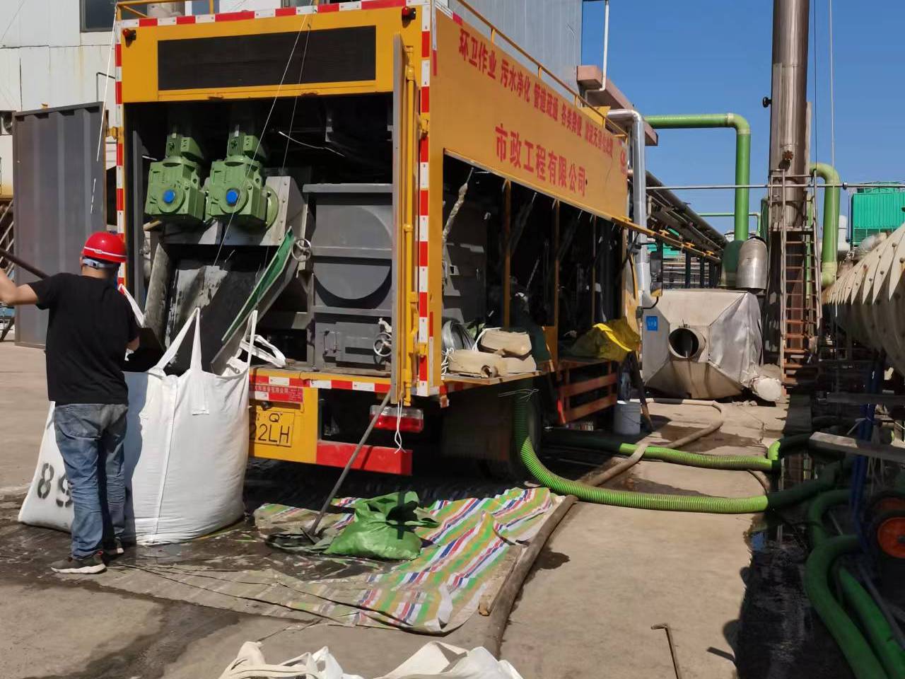 封开淤泥压干处理